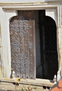 vstupní portál hrobky