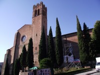 exteriér baziliky sv. Dominika