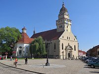 Skalica – kostel Archanděla Michaela s vyhlídkovou věží  (kostol sv. Michala Archaniela s vežou)