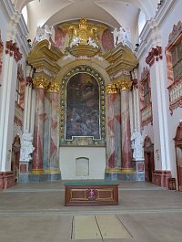 gigantický oltář u sv. Františka Xaverského