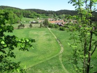 výhled z hradu na Holštejnské údolí