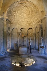 Venasque – baptisterium  (le baptistere)