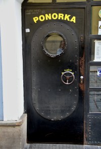 slavné ponorkové dveře