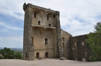 papežská pevnost v Chateauneuf du Pape
