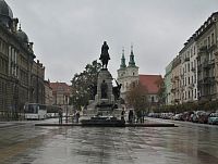 náměstí Plac Jana Matejki s kostelem sv. Floriána v pozadí