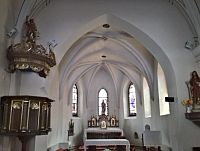 interiér kostela sv. Heleny