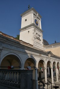 Hodinová věž (Torre dell'orologio). 