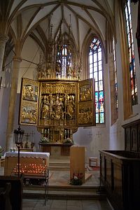 gotický křídlový oltář
