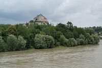 hrad nad řekou Salzach