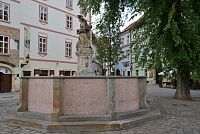 Bratislava – fontána Nymfa Františka  (Žena s krčahom)
