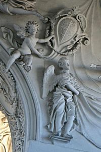 ojedinělá štuková výzdoba od italského mistra Giovaniho Maderny