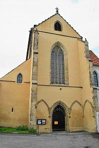 cisterciácký klášter Zlatá Koruna byl založen r. 1263, dnešní podoba odpovídá přestavbě z 18. stol.