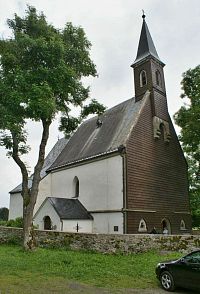 Sv. Tomáš - stejnojmenný kostel z 13. stol.