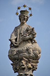 Dolany (u Olomouce) – sloup se sochou sv. Jana Nepomuckého