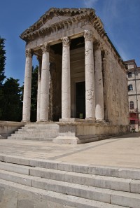 chrám Augusta a Romy