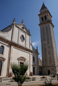 průčelí kostela sv. Blažeje se zvonicí