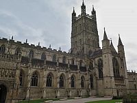 Gloucester – katedrála sv. Petra a Nejsvětější Trojice (Cathedral Church of St. Peter and the Holy and Indivisible Trinity)