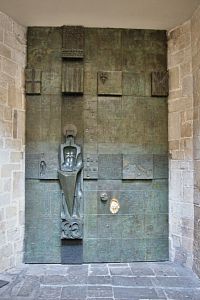 bronzové dveře Puerta de Sant Jordi