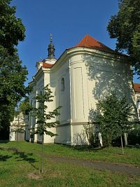 kostel sv. Františka Xaverského  v Opařanech
