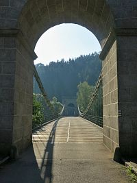 Stádlecký řetězový most