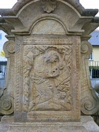 reliéf Máří Magdalény s lebkou
