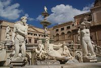 Palermo – „hambatá“ fontána Pretoria  (la Fontana Pretoria)