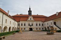 Chrast (u Chrudimi) – zámecké Městské muzeum (muzeum Ďáblovy bible)