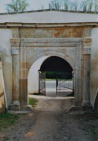 portál „starého“ zámku