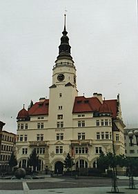 radnice s věží Hláska