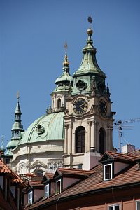 Praha (Malá Strana) – svatomikulášská městská zvonice s pozorovatelnou StB