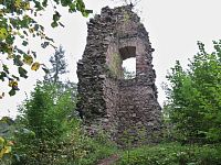 Zřícenina hradu Louzek (Suchdol u Bujanova)