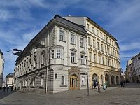 Olomouc - dům s renesančním arkýřem a portálem