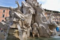 Řím - Fontána čtyř řek na náměstí Piazza Navona  (Roma - Fontana dei Quattro Fiumi)