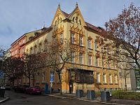 Olomouc - bývalá farní budova u Červeného kostela