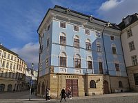 Olomouc – Krajinská lékárna U Černého orla  (Lékárna U Rybích stánků, dvojdům na rohu Horního náměstí)