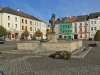 Moravská Třebová - socha sv. Floriána a kašna na náměstí T.G. Masaryka