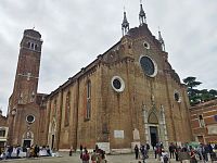 celkový pohled Benátky – klášterní bazilika Nanebevzetí Panny Marie františkánské (Venezia – Basilica di Santa Maria Gloriosa dei Frari)