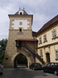 Kněžská brána ze 14. stol.