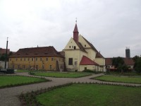 zahrada kapucínského kláštera s kostelem Korunování P.M. 
