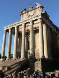 chrám Antonia a Faustiny
