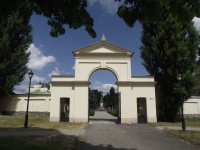 vstupní brána špk. hřbitova