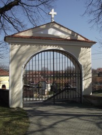 vstupní brána areálu