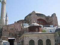 Aya Sofya Hagia Sofia, vystavěná byzantským císařem Justiniánem v šestém století, 1453 ji sultán Mehmet Dobyvatel přestavěl na mešitu