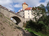 Z hradu Veveří kolem přehrady do Brna