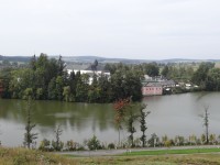 Výhled na zámek a rybník