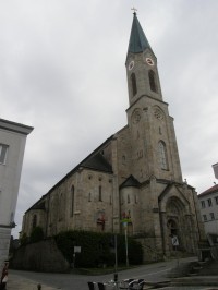 Kostel sv. Petra a Pavla je jednou z dominant města