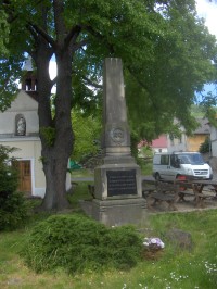 pomník ve Stradově