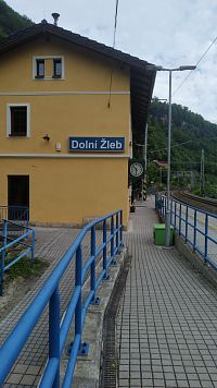 Unikátní nádražní hodiny v Dolním Žlebu.