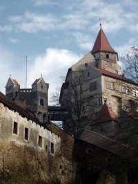 Pernštejn - spojovací můstek paláců