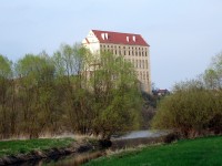Vysoký zámek v Plumlově nad Podhradským rybníkem
